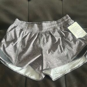 Lululemon Hotty Hot LR Short 4” Lined Women's Gray Athletic Shorts